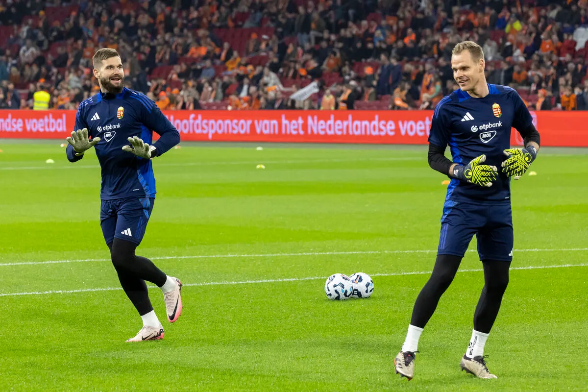 Válogatottbeli cseréje, Szappanos (balra) a profi futballisták szerint jobb volt Dibusznál