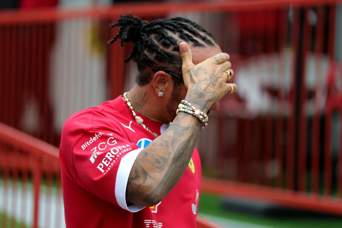 Hamilton legszívesebben elbújna a Forma-1 Azeri Nagydíja 