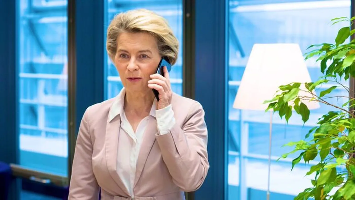 Ursula von der Leyen újabb SMS-ügybe keveredett