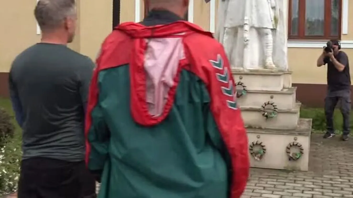 Magyar Péter mellett is viselhette fegyverét Ruszin-Szendi!