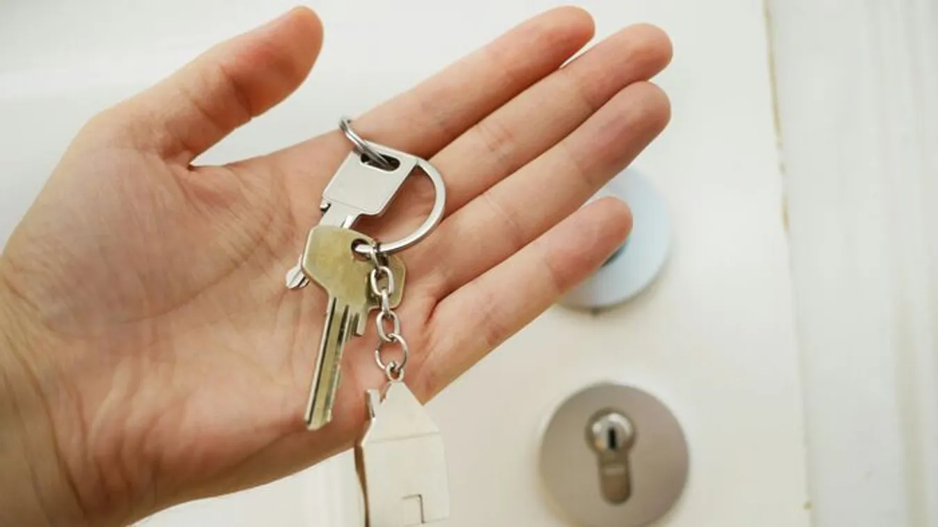 Kiakadt az édesanya: hívatlanul állít be fia az otthonába