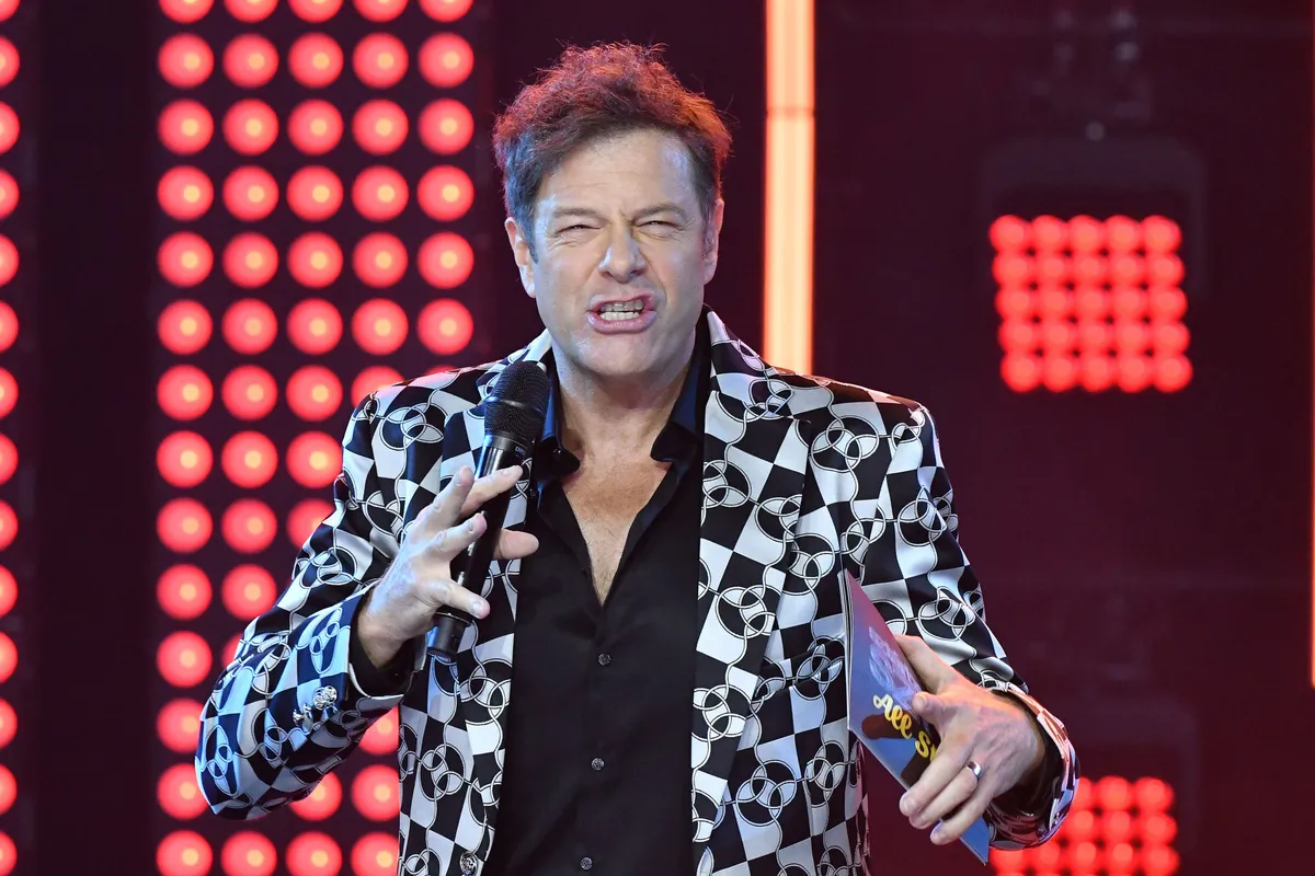 Till Attila fenyőfája minden színben pompázik