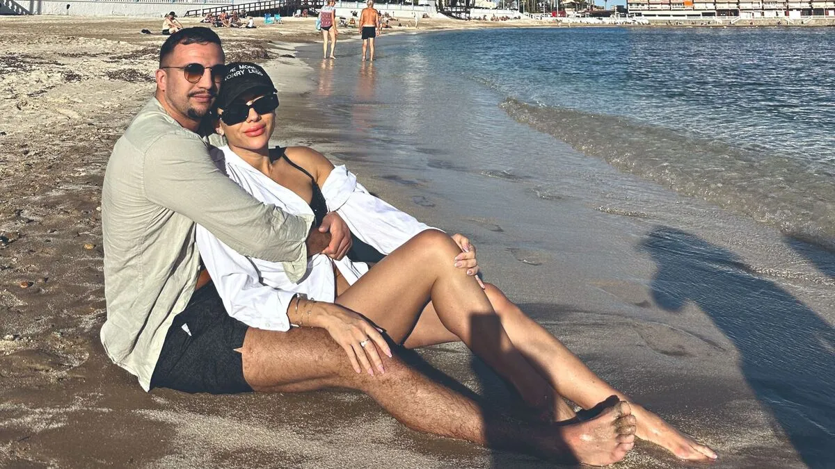 Kislányt hord a szíve alatt Megyeri Csilla.