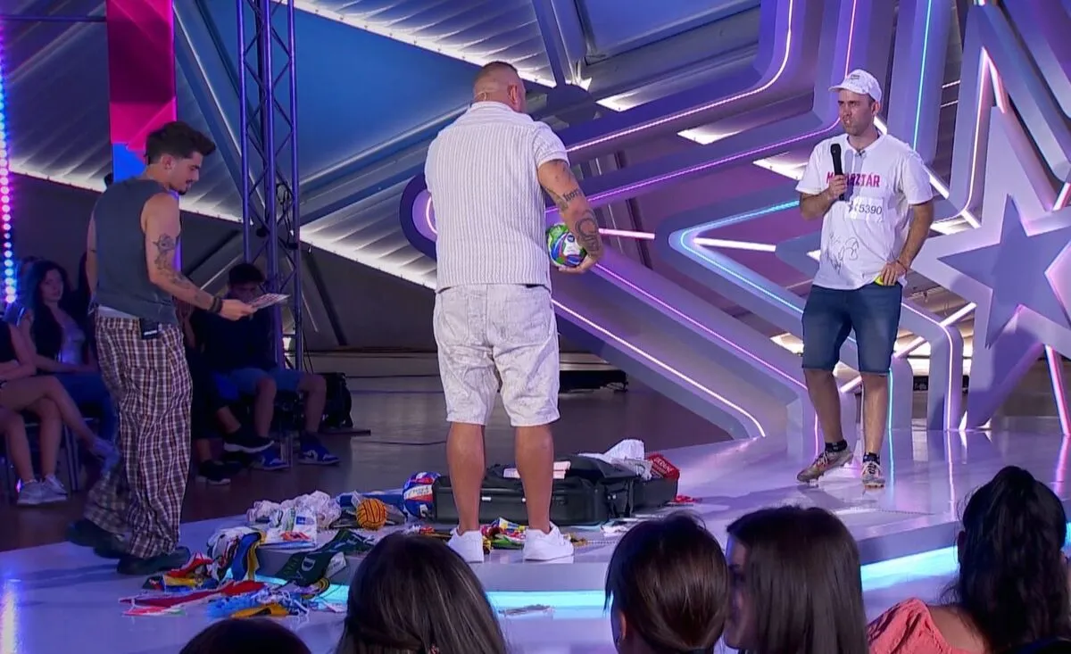 Curtis, Marics Peti, Vincze Gábor