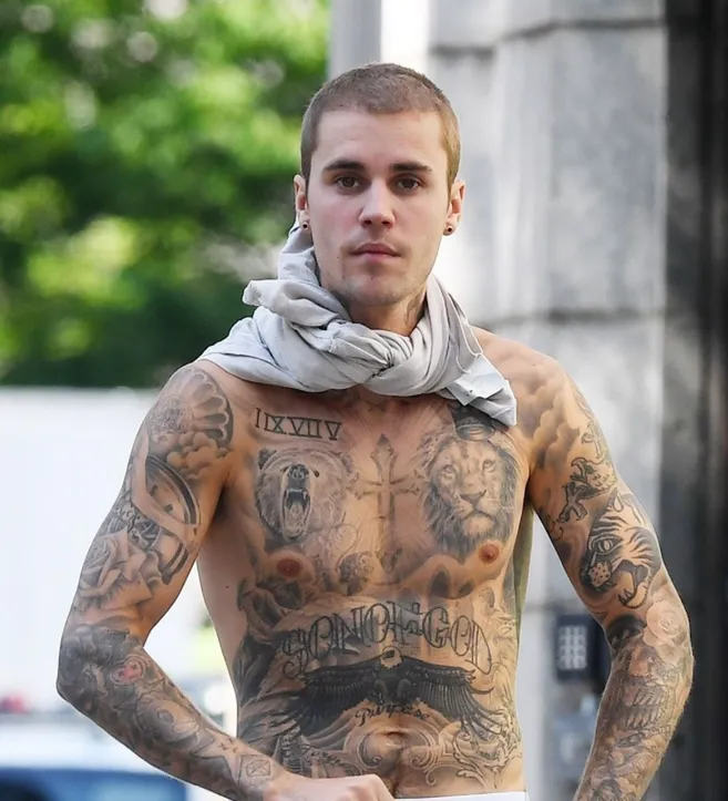 Justin Bieber anyukája fiáért imádkozik