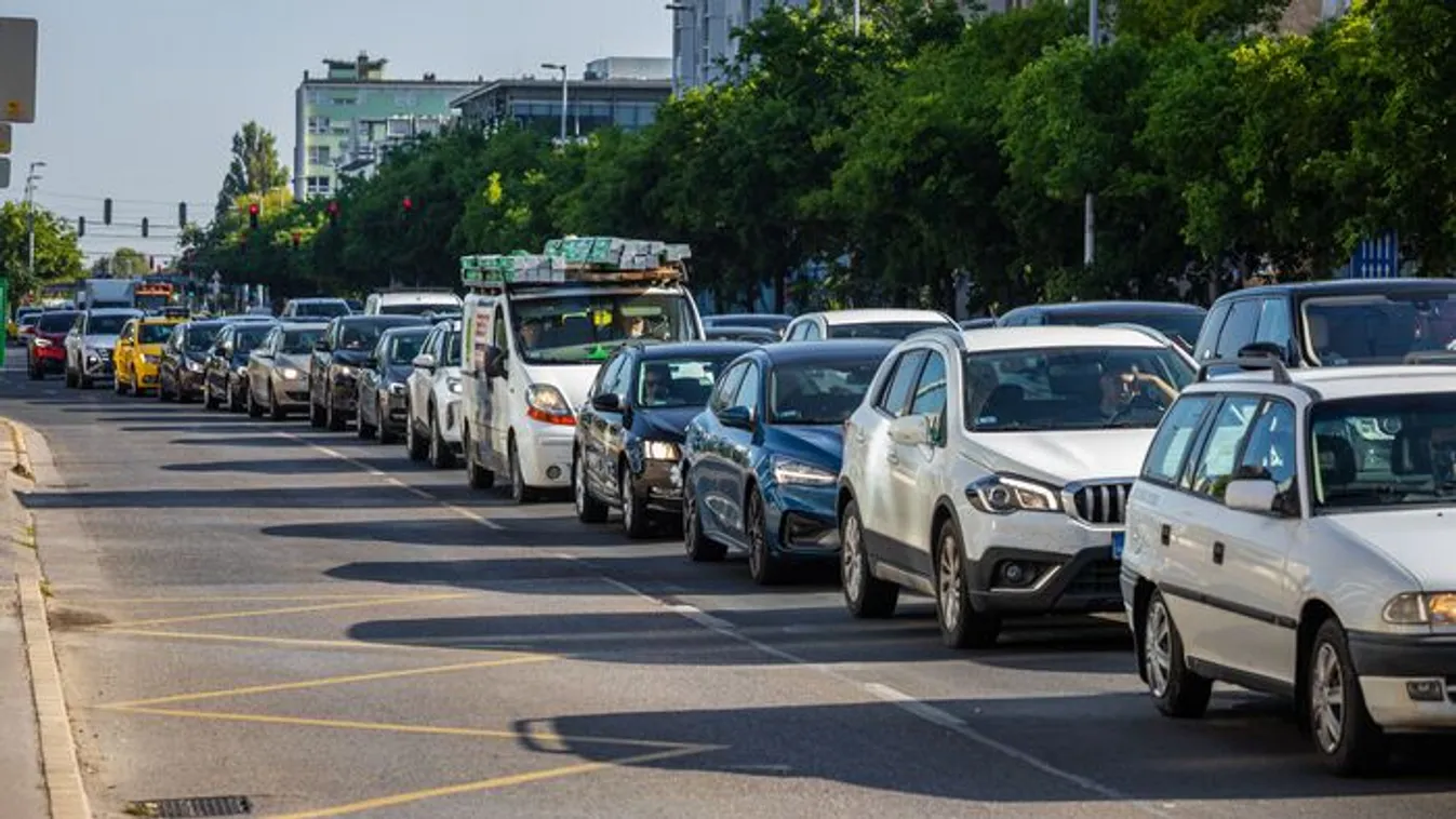 Káosz: összeomlott Budapest közlekedése a tanév első napján