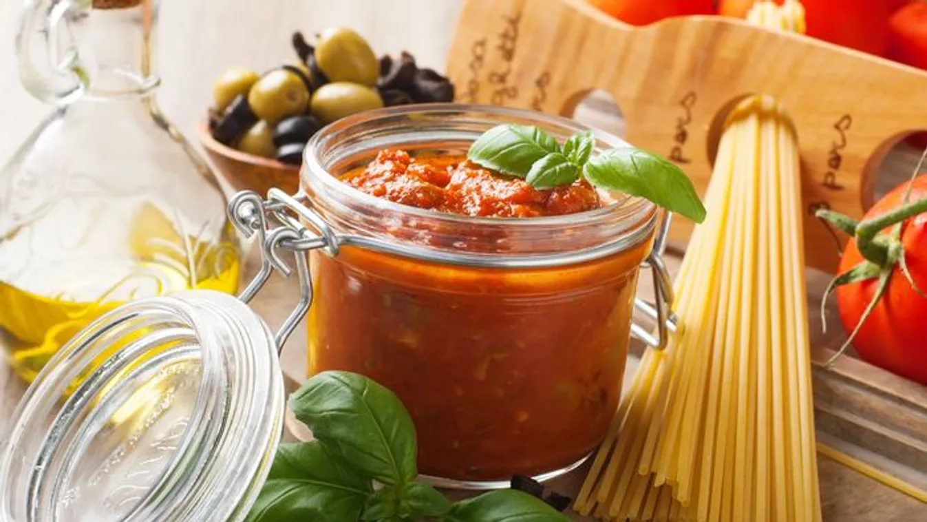 Paradicsom tepsiben: így készül az isteni tésztaszósz, télen hálás leszel érte