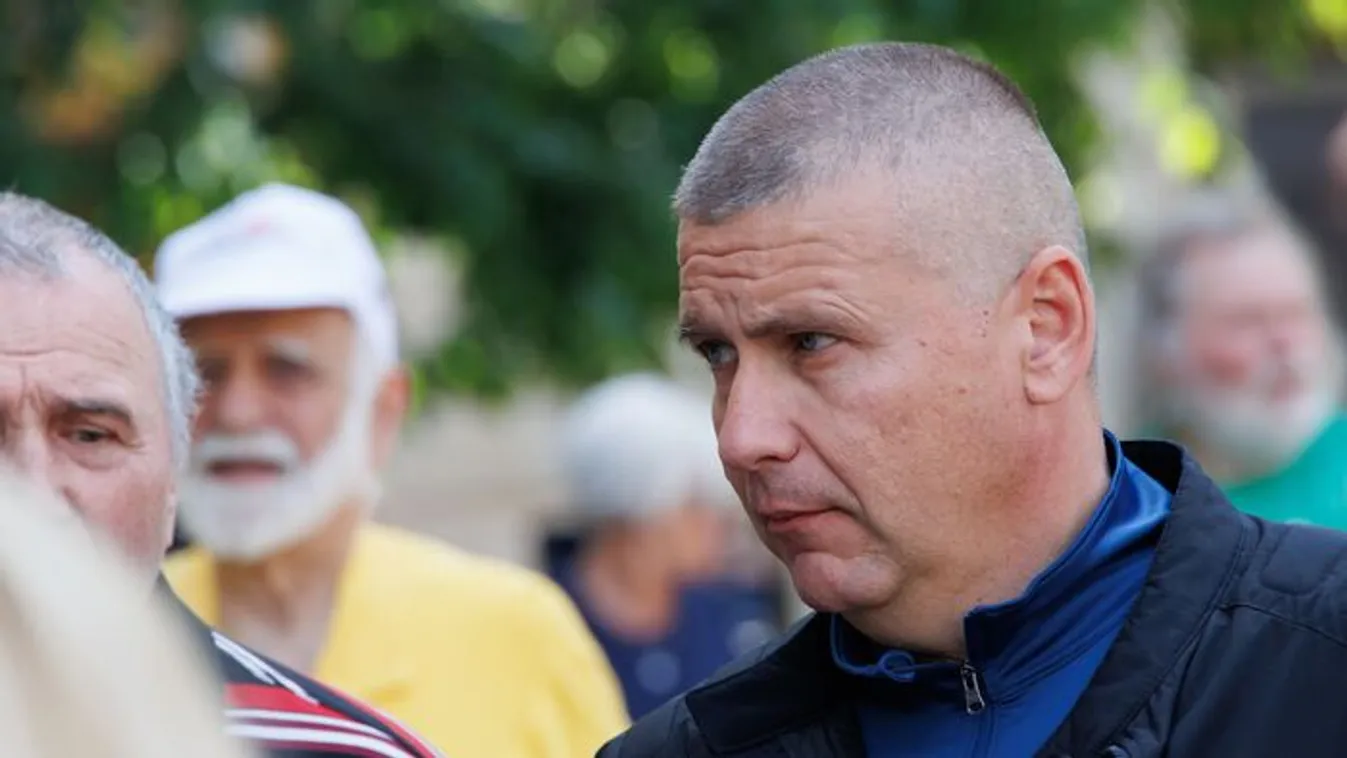 Rendőrségi ügy lett Ruszin-Szendi agresszív lökdösődéséből