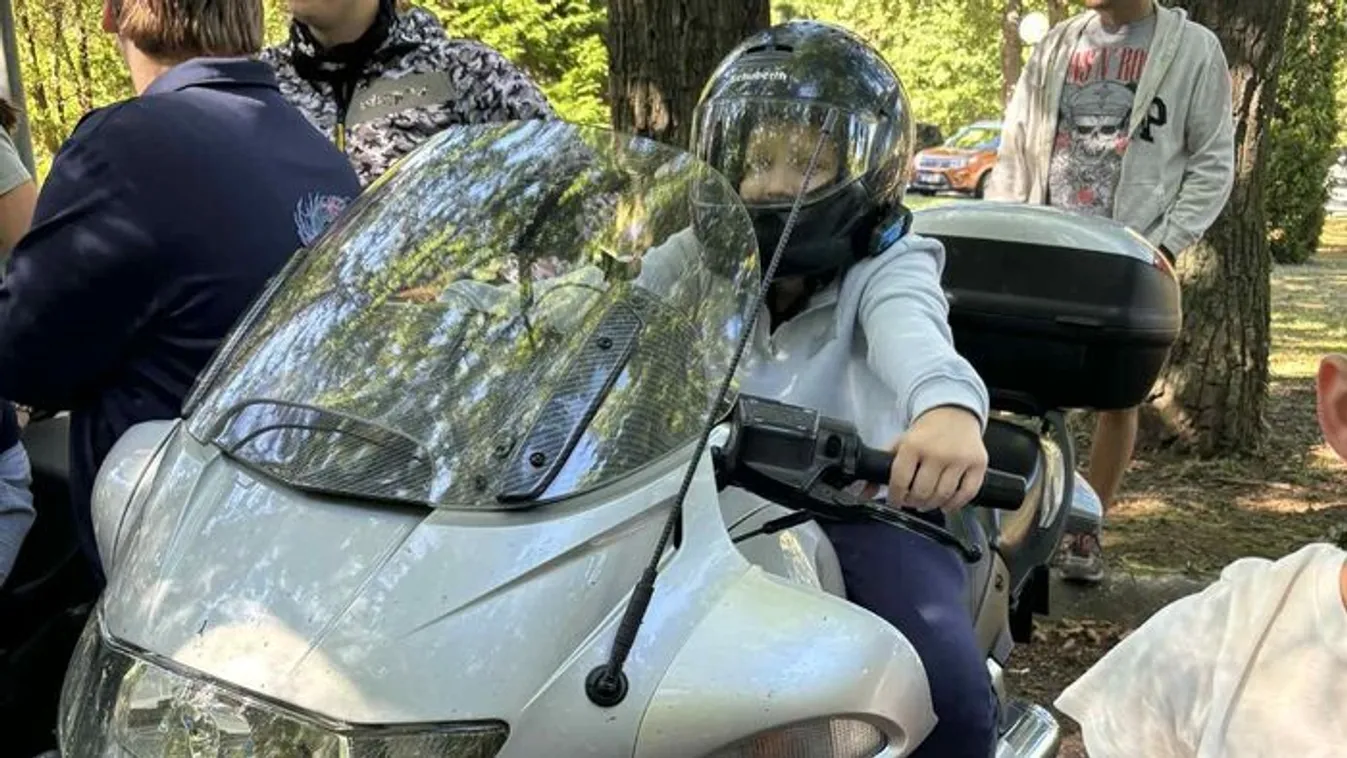 Elképesztő! Édesanyja veséjével lett aranyérmes úszó Dani