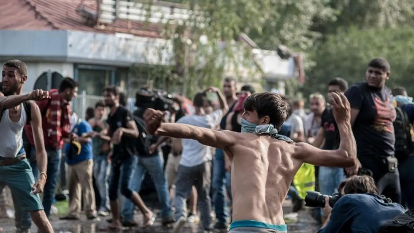 Orbán Balázs:Az elmúlt 10 év migrációs nyomása csak a kezdet