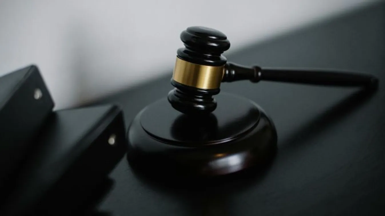 Az apa hasba vágta 20 hónapos fiát, hogy a véko