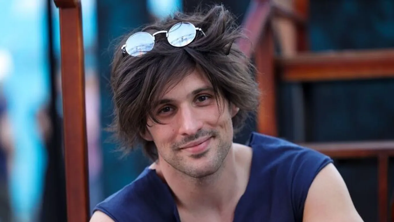 Különleges ceremónián vette el kedvesét Ember Márk