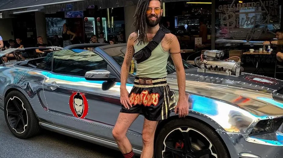 Varga Viktor kocsija a hideg miatt meg sem mozdul most.