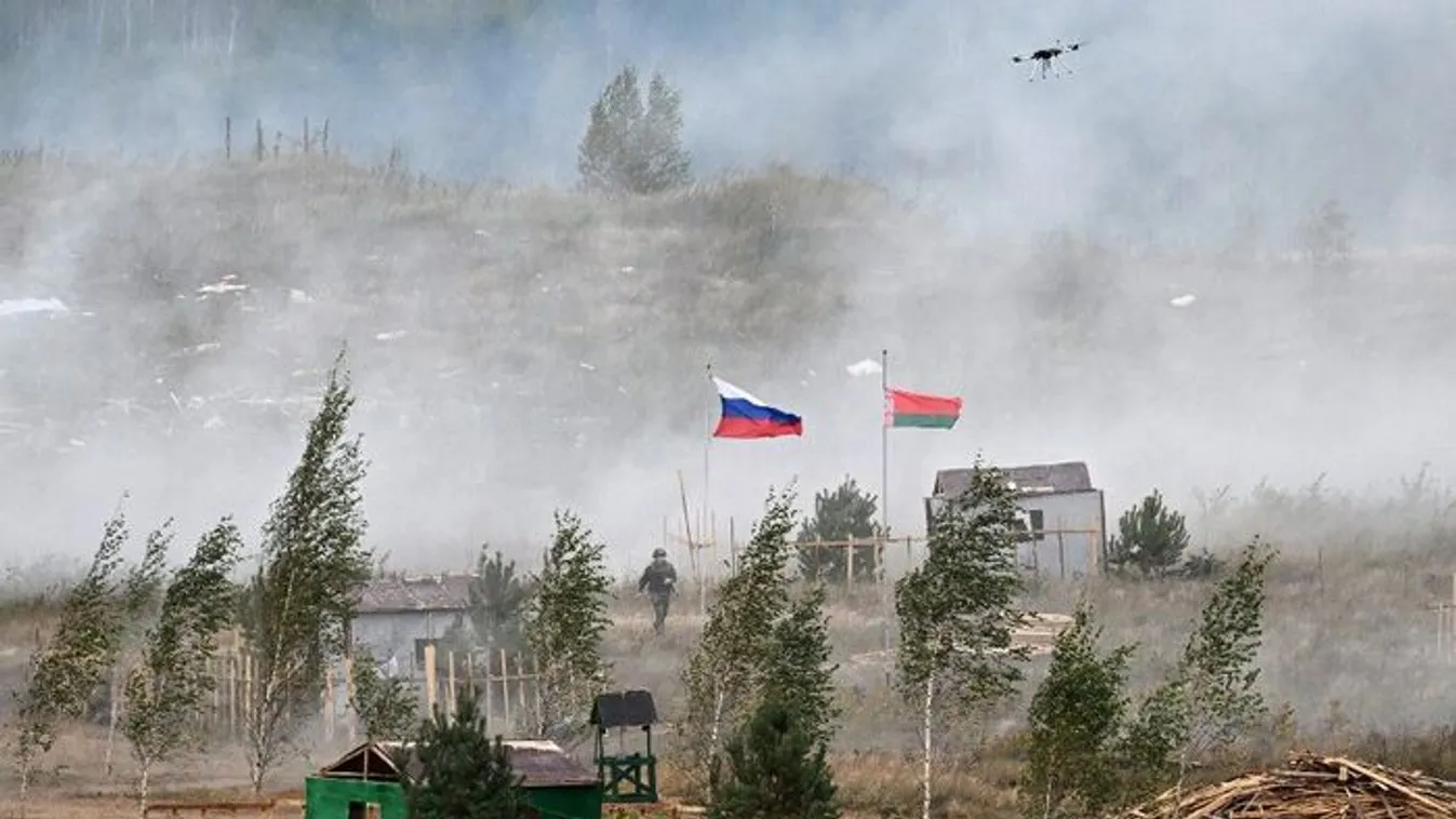 Amerikai és magyar megfigyelők az orosz hadgyakorlaton