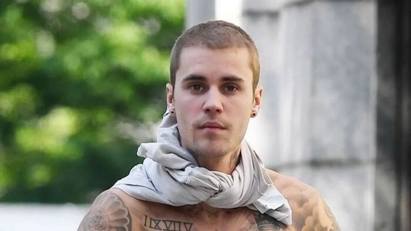 Justin Bieber anyukája fiáért imádkozik
