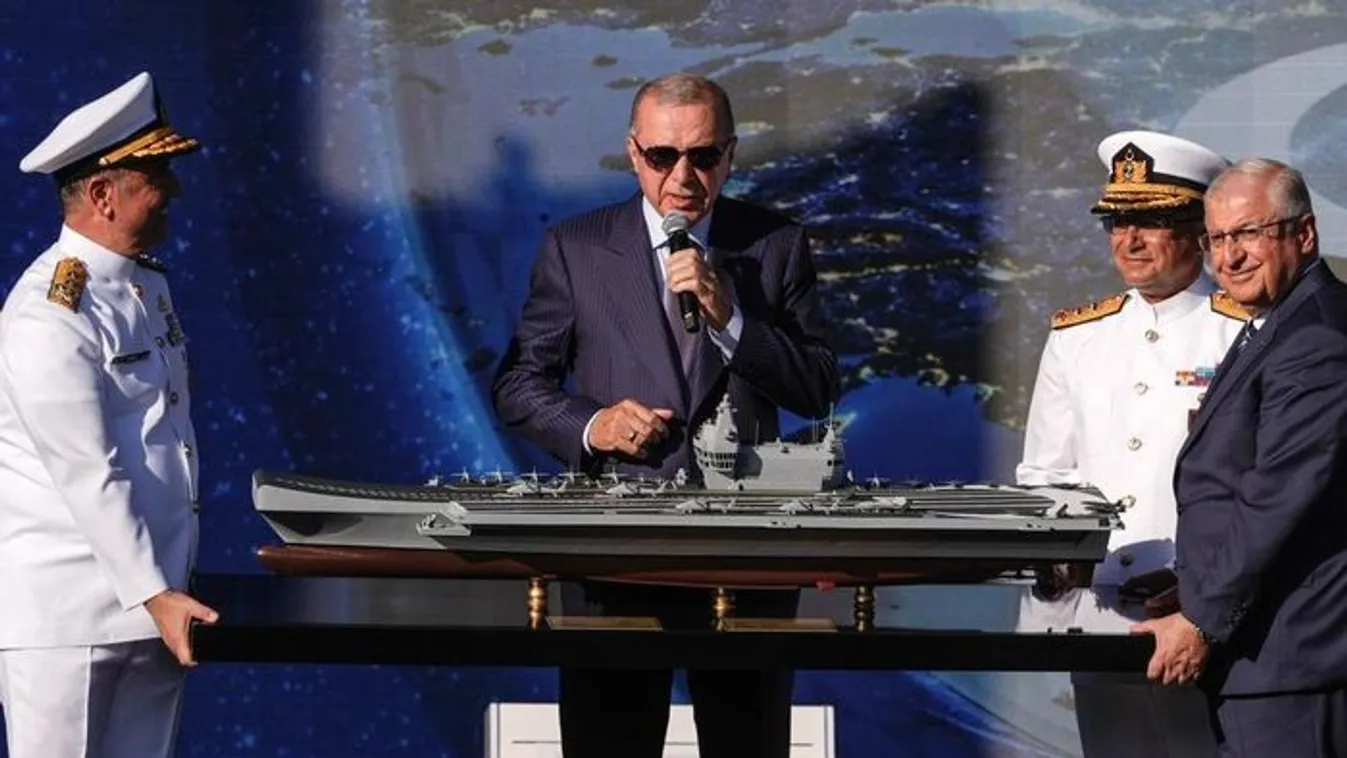 Törökország saját repülőgép-hordozó anyahajót épít