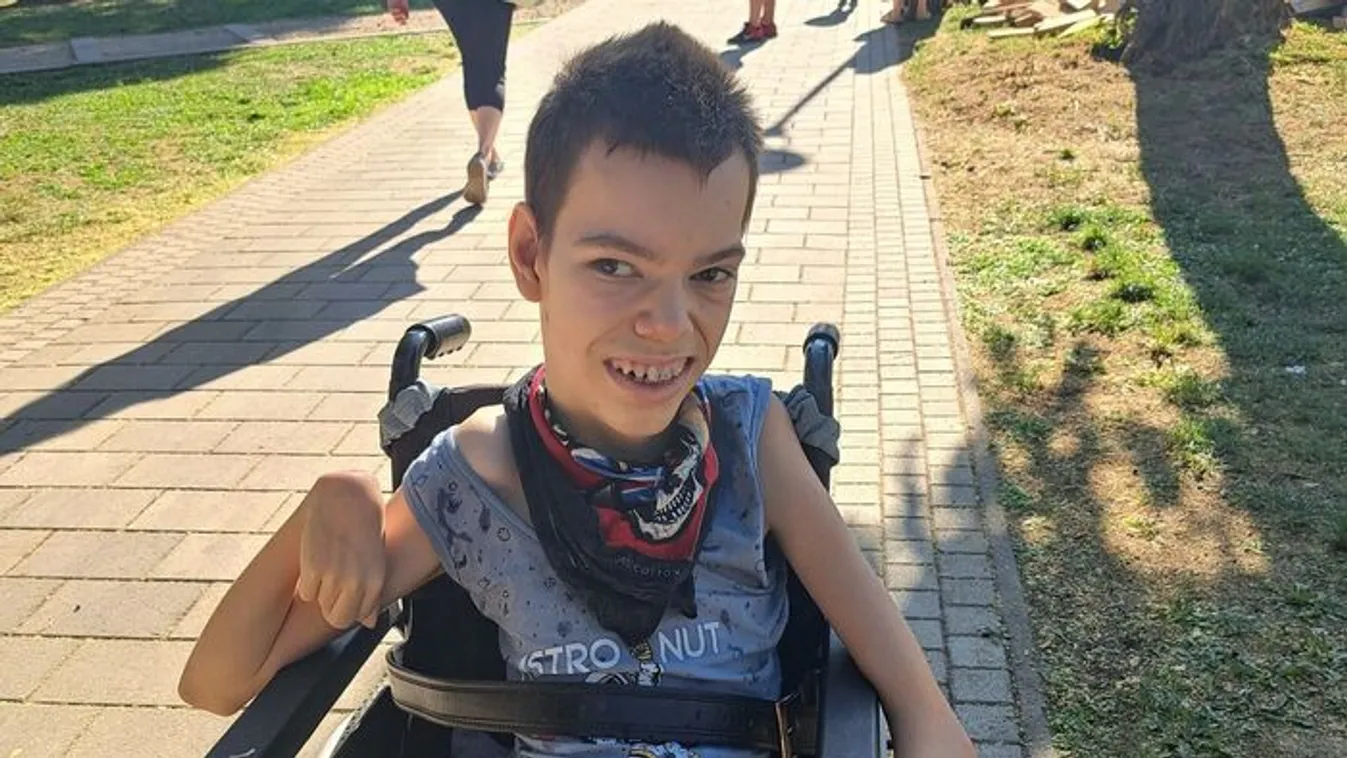 Kerekesszékre gyűjtenek Ricsinek