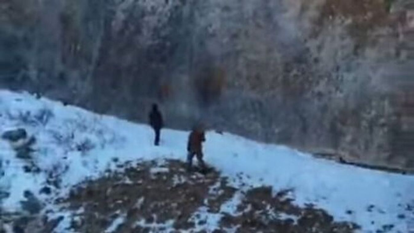 Rejtélyes óriás-kapura bukkantak a hegyekben – szakértők szerint ősi UFO-k műve