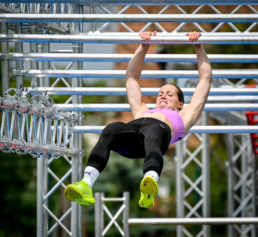 Gulyás Michelle öttusázó olimpiai bajnokunknak az akadálypálya sem jelenthet akadályt
