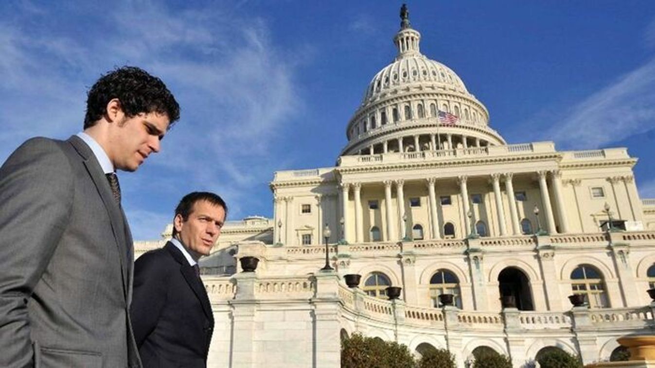 A Tisza Párt mögé áll a DATADAT