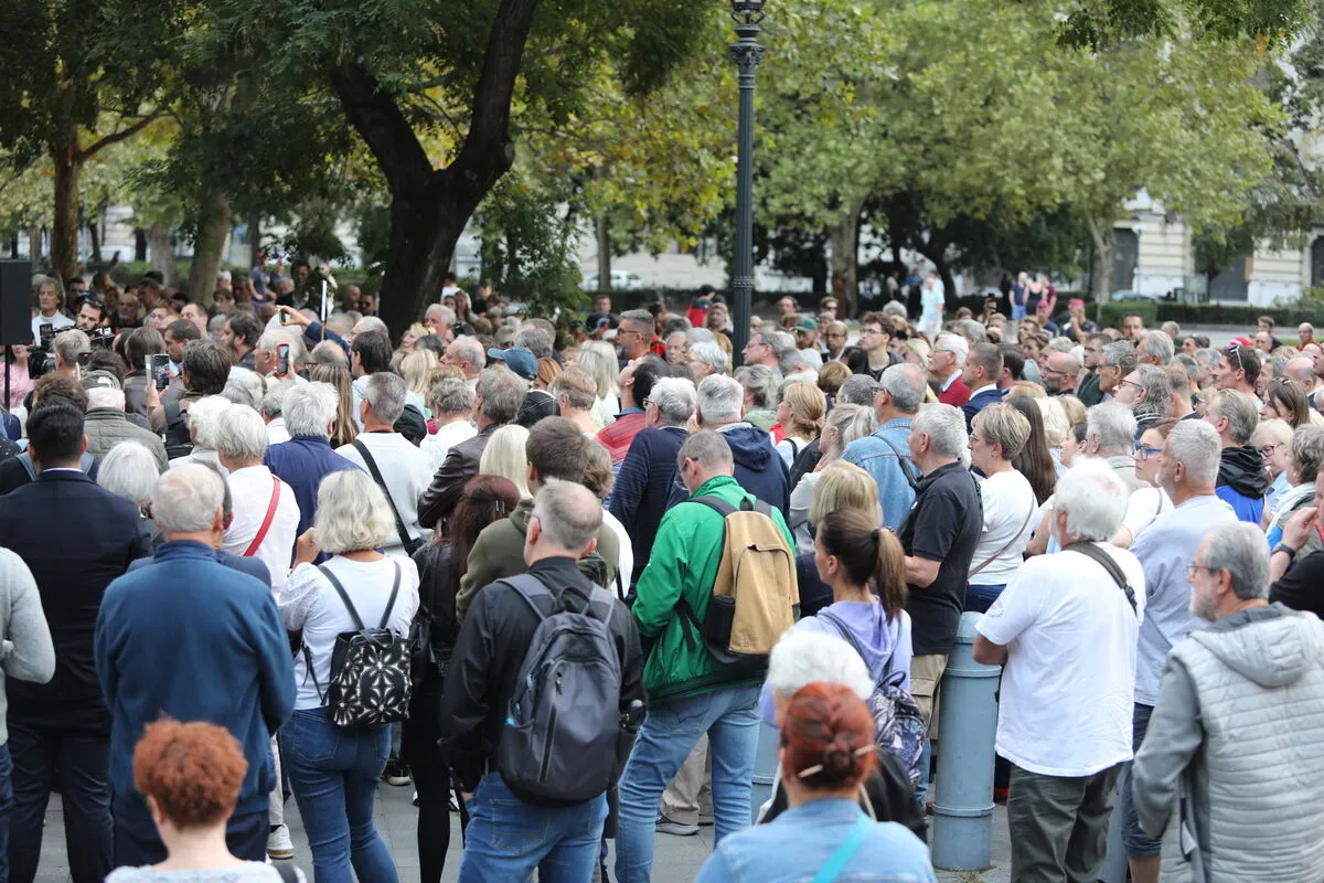 Mécsesekkel emlékeztek meg Charlie Kirk-ről