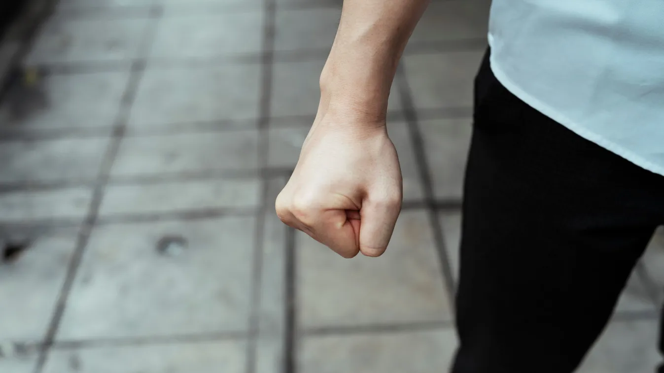 Új barátnője kedvéért lőtte le volt kedvesét egy férfi