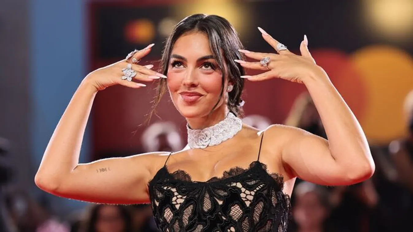 Kiborultak a rajongók Ronaldo menyasszonyára