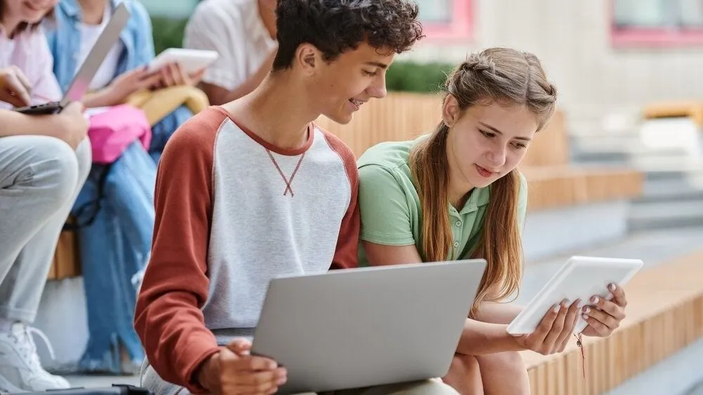 tablet, laptop, diák, tanulás, digitális eszköz, előadás, iskola,