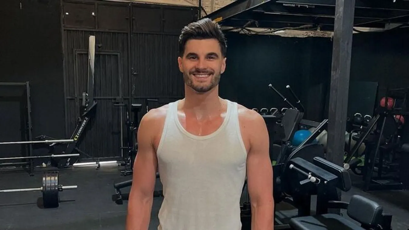 Társkeresőn tűnt fel a TV2 sztárjának intim fotója