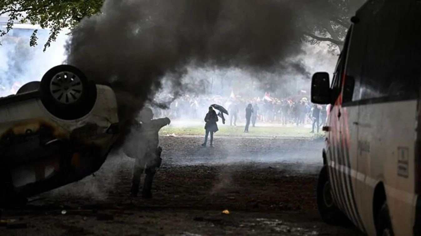 Migrációellenes tüntetés Hágában