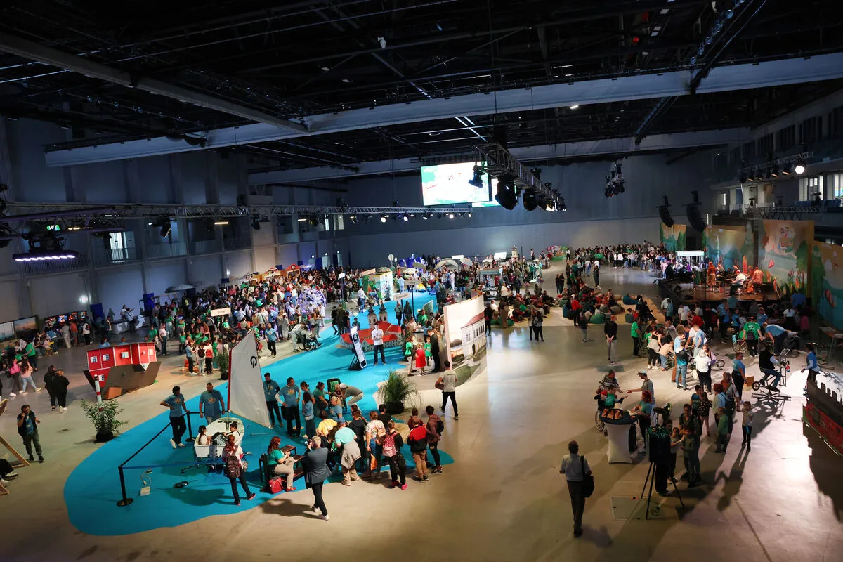 adományt kaptak a gyerekek