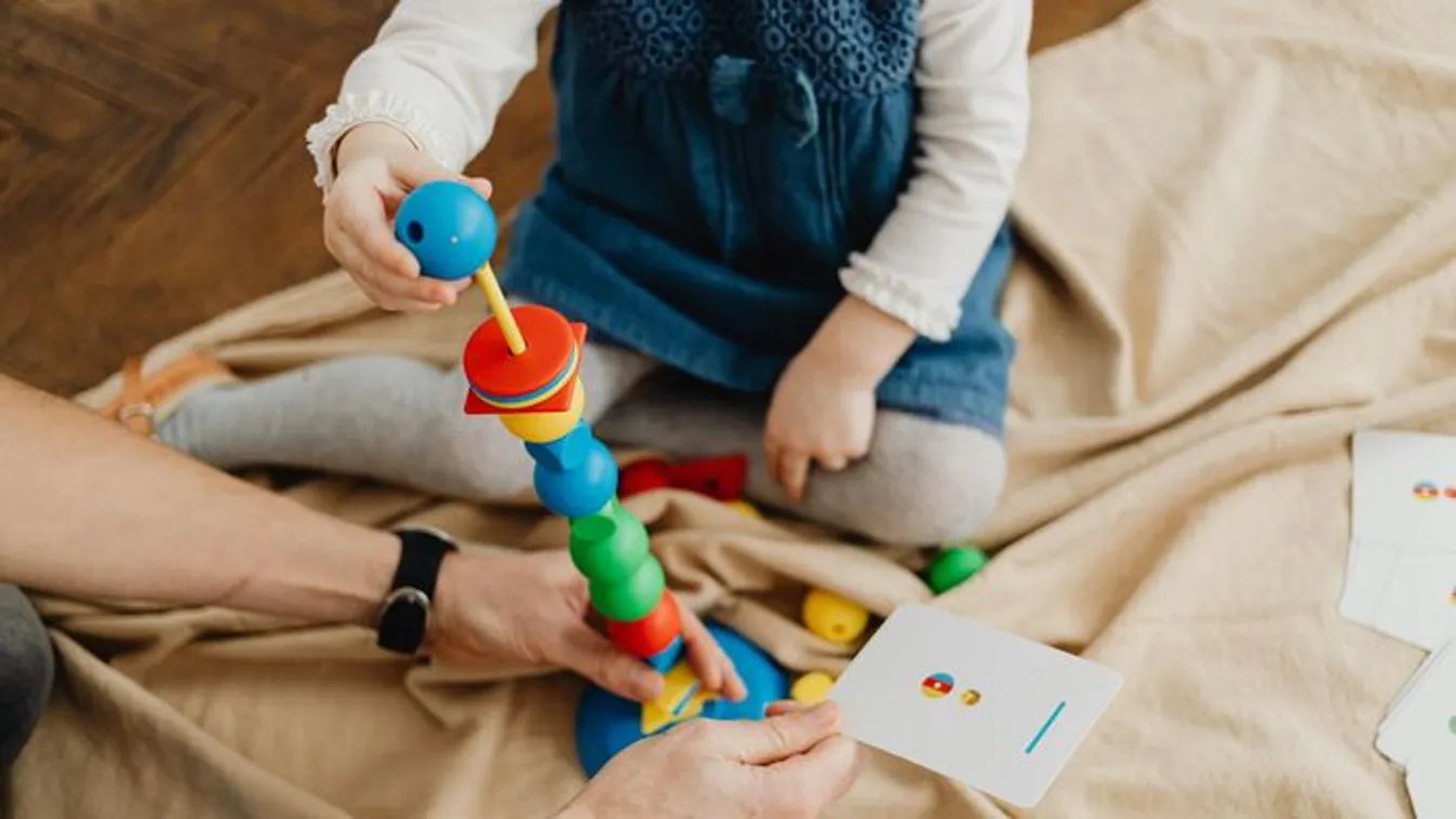 A cumi vagy a játék hordoz több baktériumot? Most kiderül!