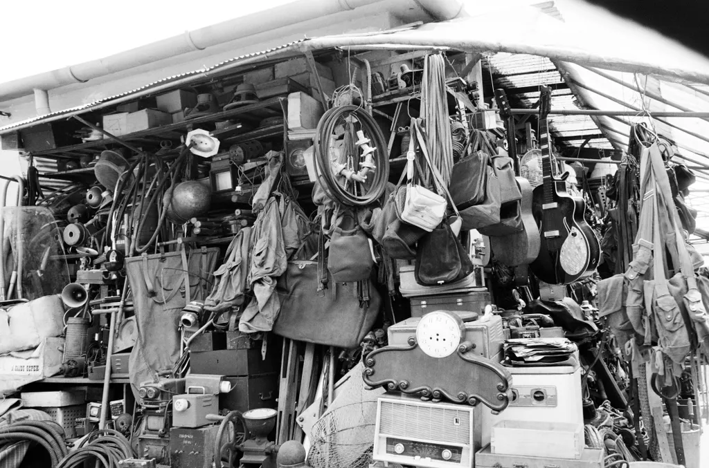 Igazi kincseket árultak régen is a bolhapiacokon Budapest, Ecseri úti piac 1980.