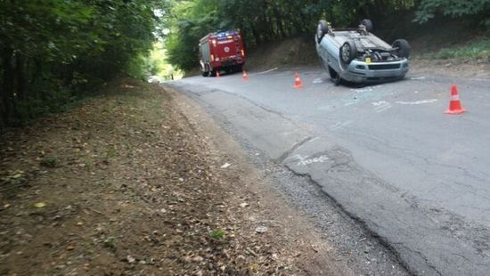 "A fiam sokkos állapotban van" - Rejtélyes szürke kocsi borított fel és hagyott magára egy fiatal sofőrt Zalaegerszegnél