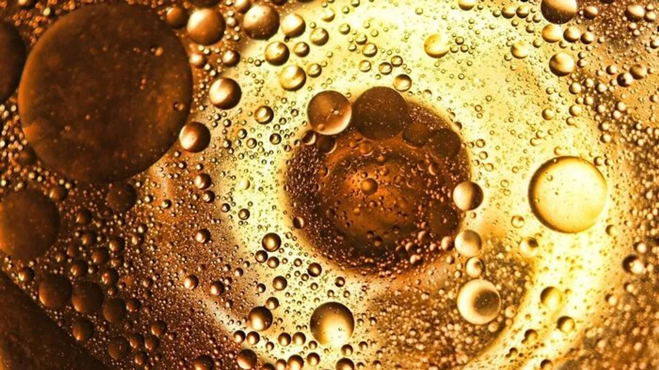 Sokkoló ébredés: forró olajat öntött férjére a nő