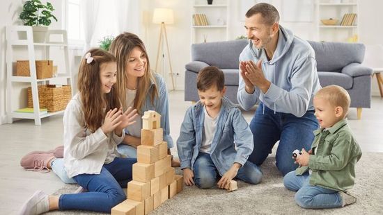 Pénzeső novemberben: az édesanyák és a nyugdíjasok is jól járnak