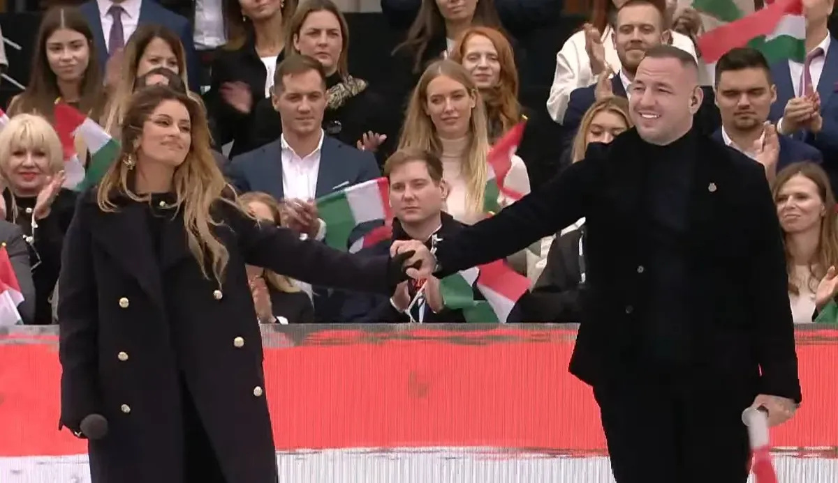 Kézenfogva lépett fel Radics Gigi és Curtis a Békemeneten.