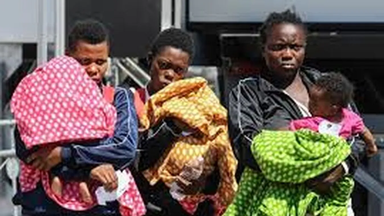 Terhes nőkkel "üzletelnek" a migránsok Németországban