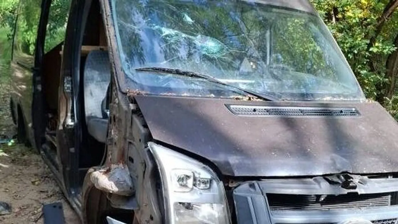 Elhagyatott furgont találtak az erdő mélyén Csömörön