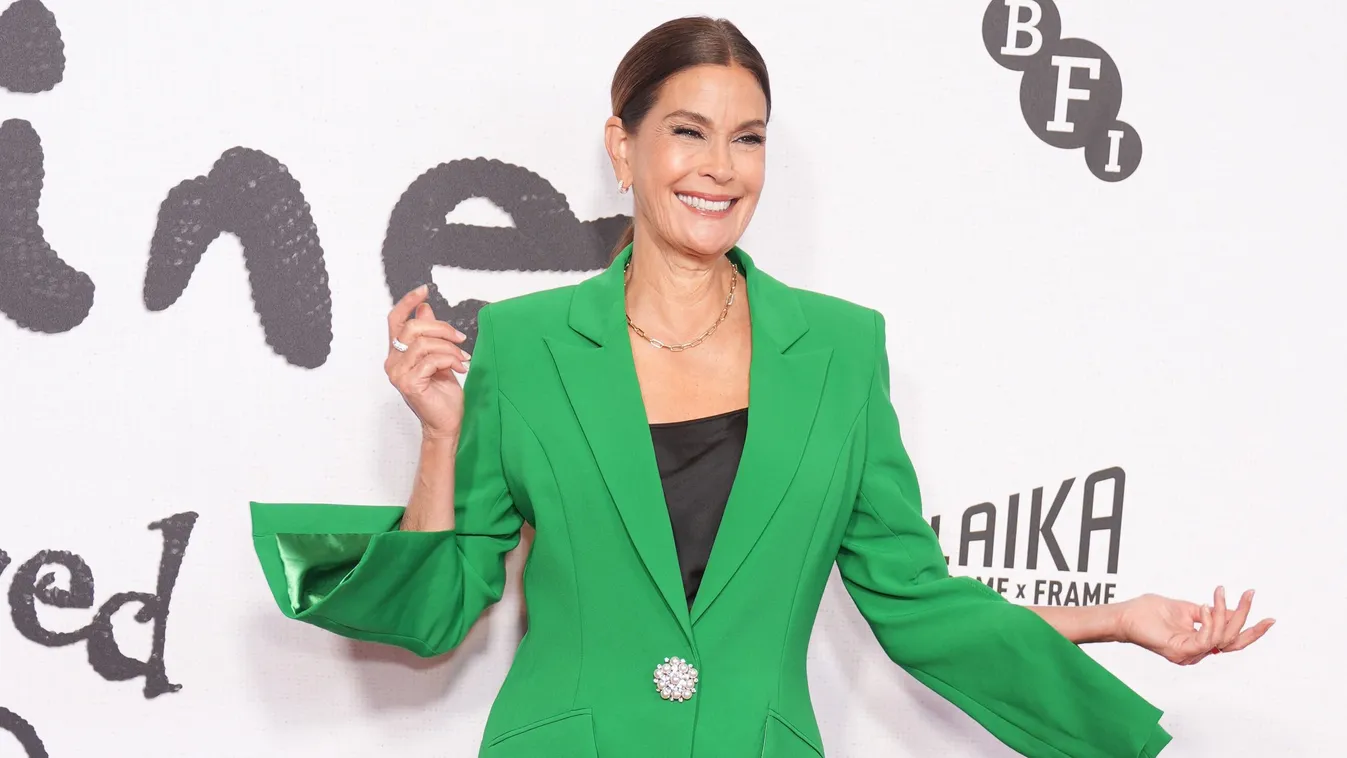 Megszólalt az első szexéről a Született Feleségek sztárja