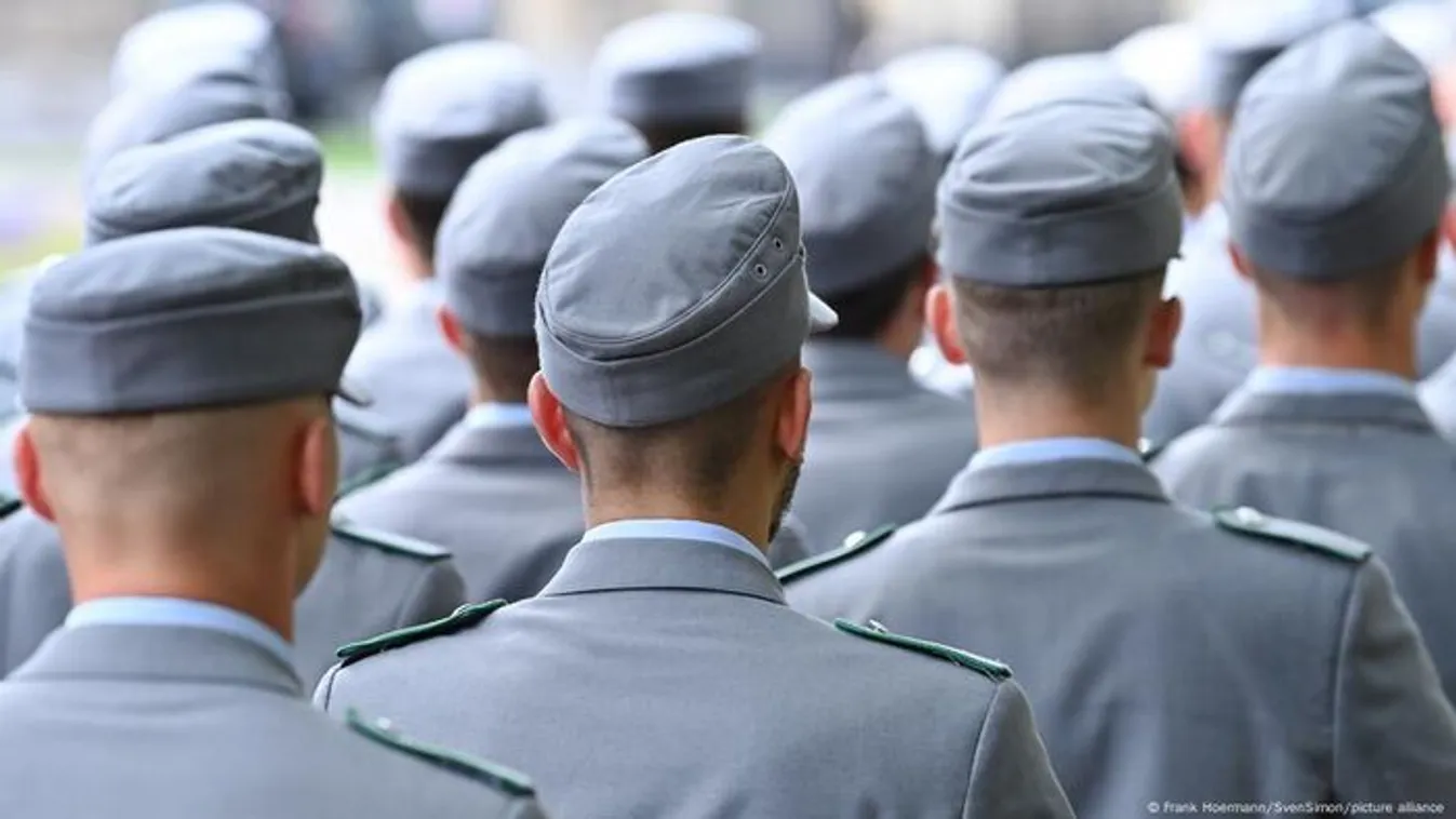  Négy lépcsőben vezetik be a hadkötelezettséget Németországban