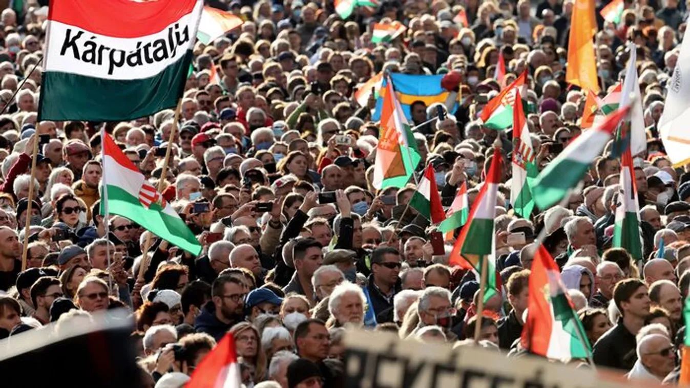 Sorsdöntő lesz a mai békemenet: Orbán Viktor beszédére figyel a világ
