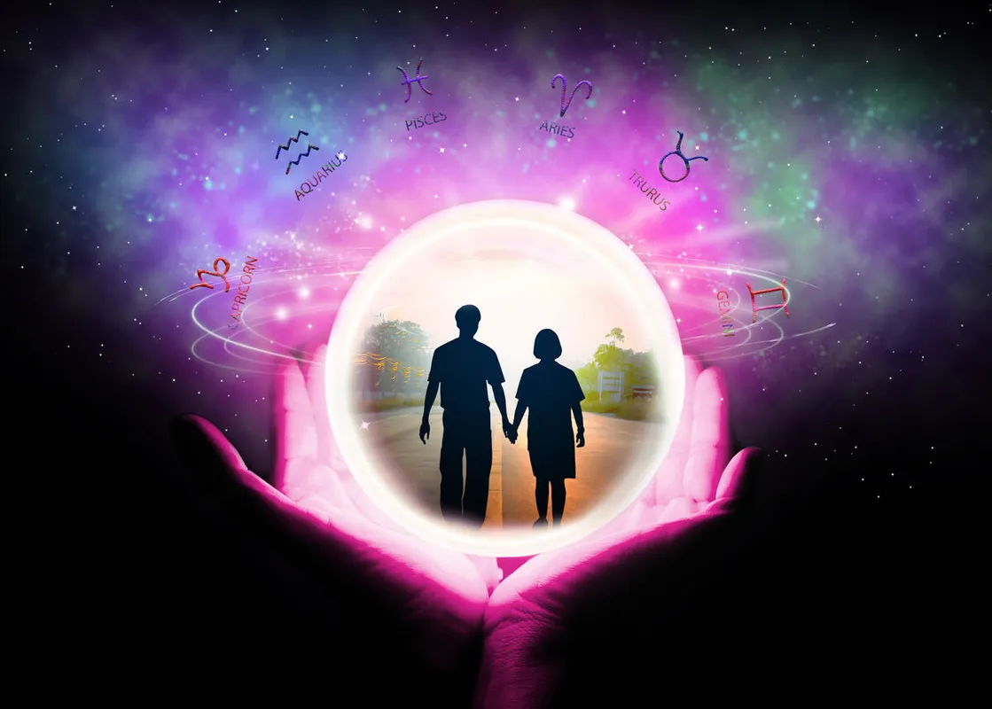 Telihold idején visszatérhet az exed Crystal,Ball,On,The,Hand,Of,Fortune,Teller,Woman,background,Of