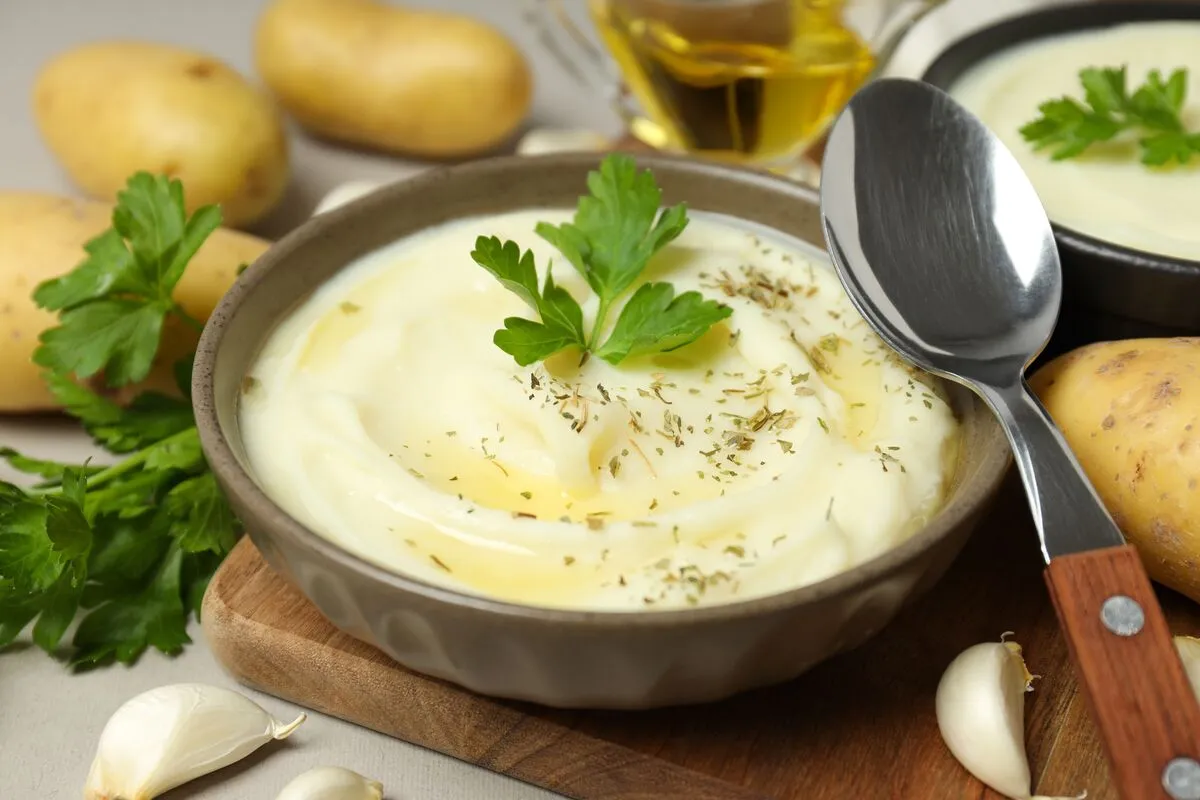 Krumplipüré Mashed,Potatoes,In,Bowls,,Spoon,And,Ingredients,On,Gray,Background,