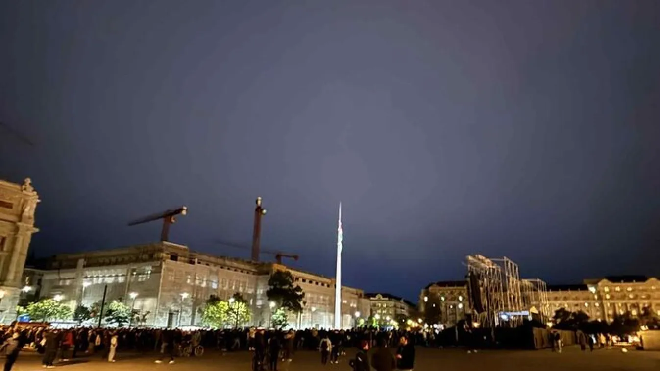 Elképesztő trágárság a bedrogozott Puzsér tüntetésén