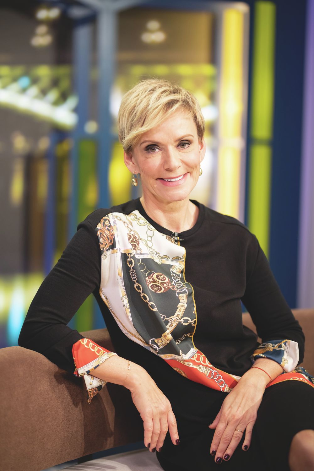 Jakupcsek Gabriella az élet természetesen részeként élte meg, hogy bármilyen munkát elvállal, hogy segítsen szüleinek, majd később, hogy eltartsa magát