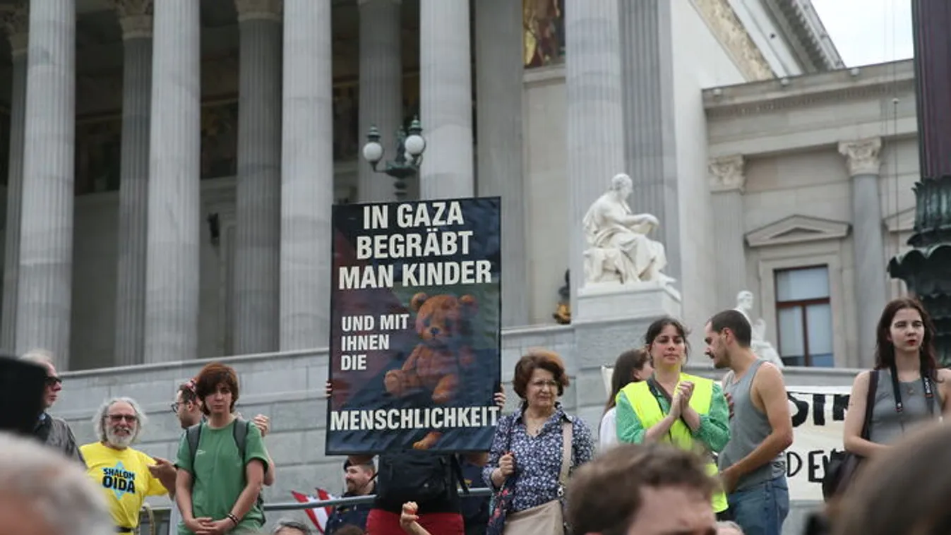 Blokád alá helyezték a Bécsi Egyetemet