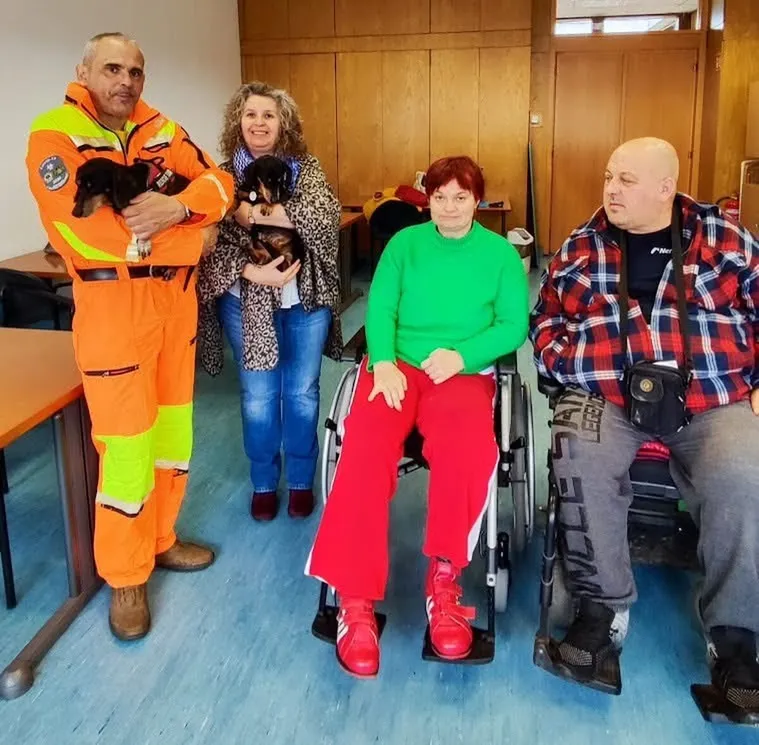 Sztrókosokon segít Judit