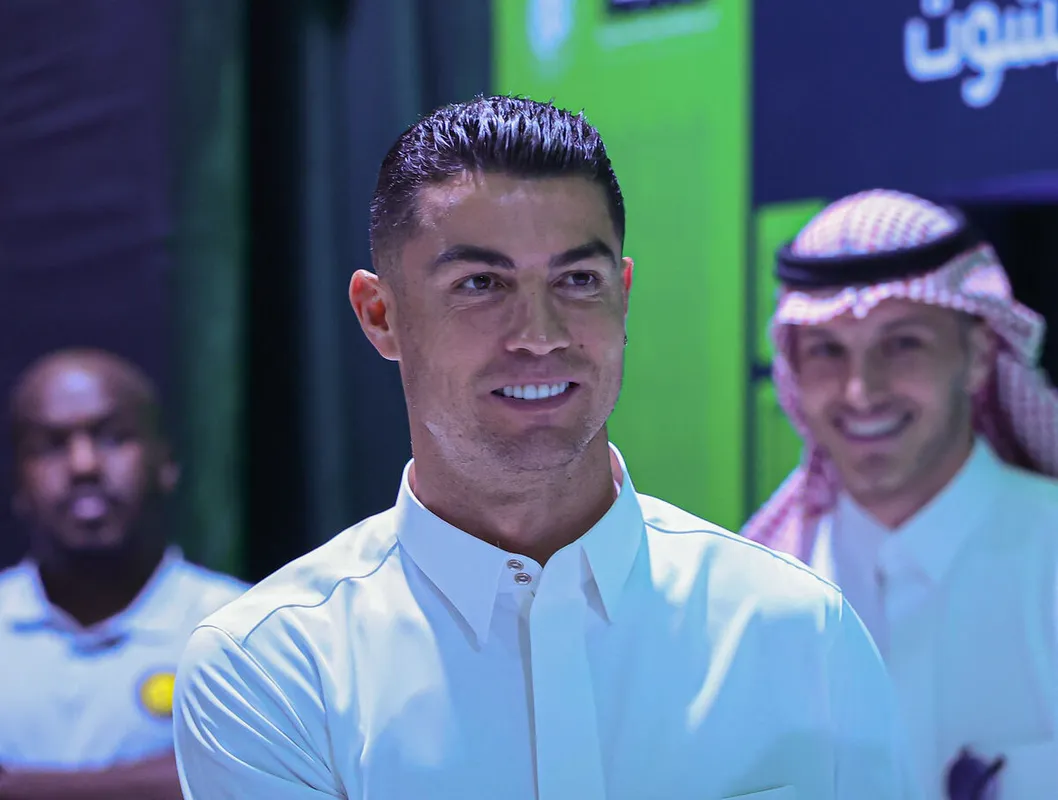 Cristiano Ronaldo már a szaúdi fővárosban is nyitott egy klinikát a hajbeültetésre vágyó férfiaknak