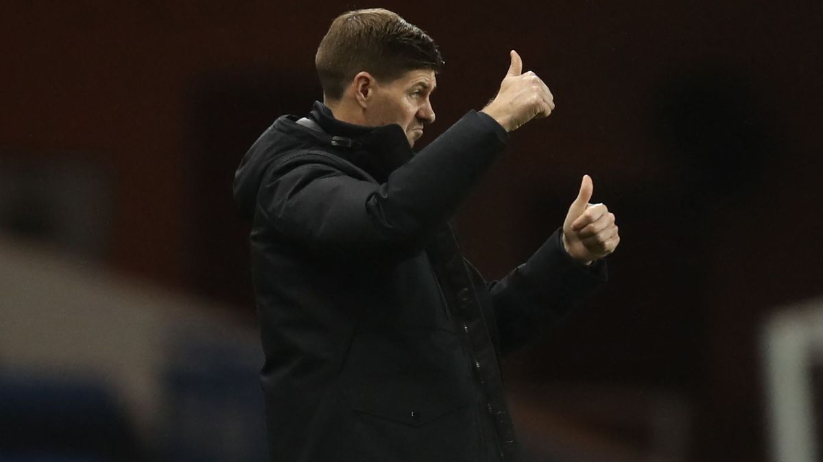 Steven Gerrard az egyik esélyes a Rangers kispadjára